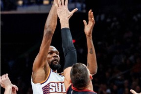 中欧体育官网-包含杜兰特爆冷击败中国队，突破纪录引爆全场！的词条