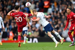 中欧体育- 德罗巴在利物浦比赛中绝杀,回归赛场引发热议的原因 