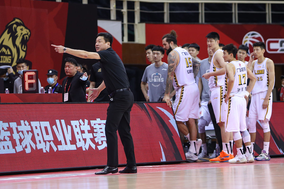 关于广东宏远训练开放日；今晨内部沟通引欢呼；CBA季后赛在即；高层口径保持一致的信息