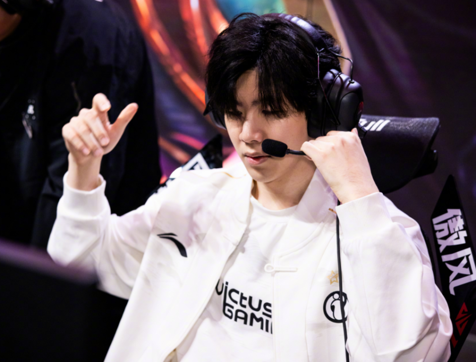 包含TheShy在勇士比赛中势不可挡，惊险取胜引发热议！的词条